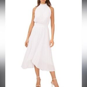 Nwot ▶️ Halogen ◀️. Pleated Bodice
Cutout Sleeveless. XS